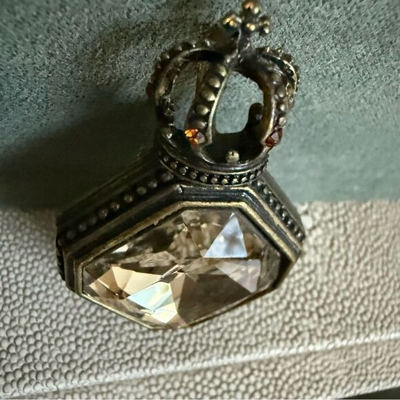 ROYAL CROWN BRONZE PENDANT – LARGE FAUX DIAMOND HEXAGON - Picture 13 of 17